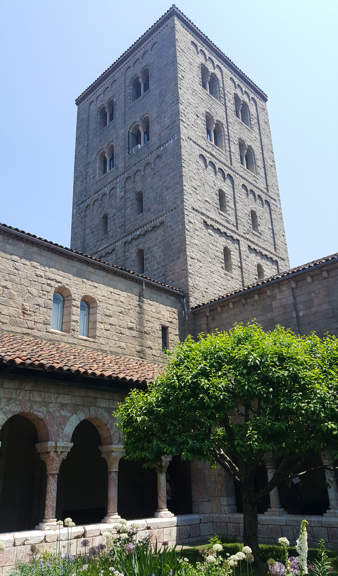 thecloister-metmuseum-01